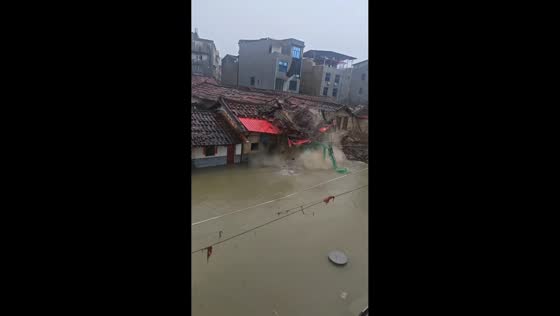House collapses during severe flooding from Typhoon Saudel in Fujian, China