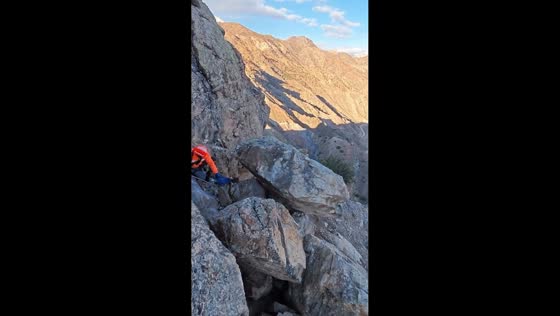 Controlled giant rock drop ensures slope safety in Artvin, Turkey
