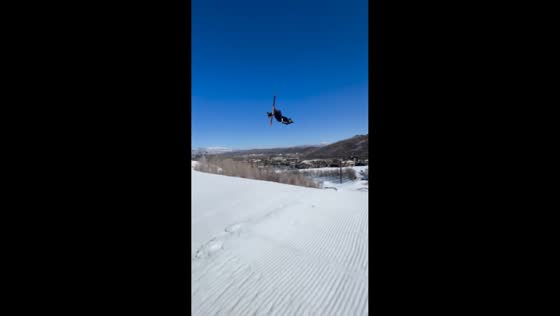 Skier crashes after mid-air trick attempt in Park City, Utah, USA