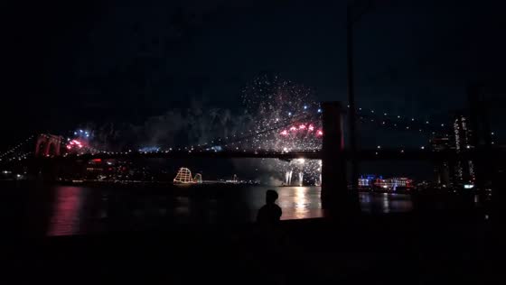 Brooklyn Bridge fireworks mark America's 250th anniversary in New York, USA