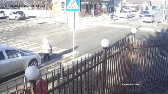 Driver hits schoolgirl on crosswalk and leaves scene in Kanevskaya, Russia