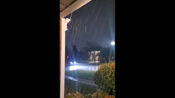 Hailstorm with light rain hits Newmarket, Canada