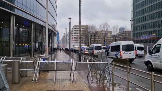 Farmers clash with police in Brussels over agricultural policy rollbacks