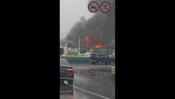 Fire breaks out at facility near expressway in Bazhou, Hebei, China