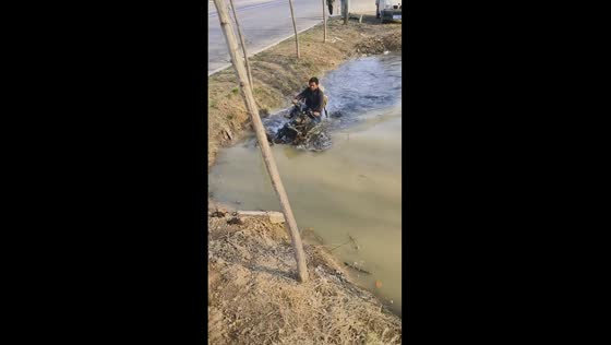 Amphibious four-wheeled motorcycle: water testing success