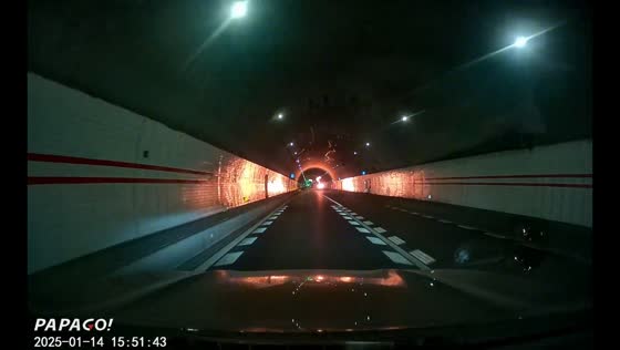 Oil truck catches fire in tunnel, dashcam captures dramatic escape in Zhejiang, China
