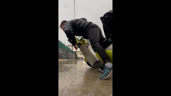 Motorcycle rider falls due to slippery rain in Kocaeli, Turkey