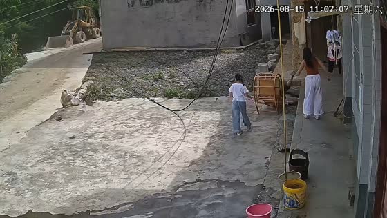 Man falls as rocking chair tips backward in Sichuan, China