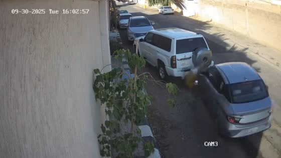 Hit-and-run crash caught on camera in Riyad, Saudi Arabia