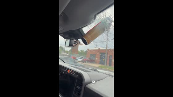 Exploded aerosol can leaves windshield shattered in Oklahoma, USA
