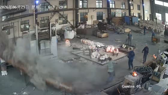 Worker narrowly avoids swinging pipe after factory equipment failure in Sichuan, China