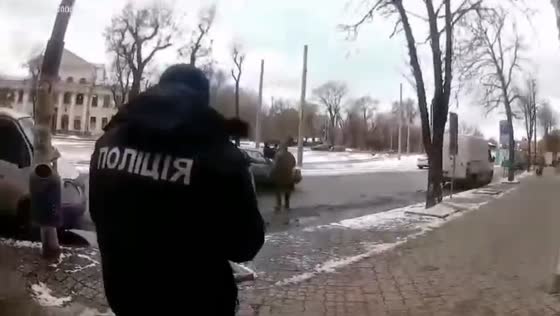 Man struck by car while fleeing police in Lviv, Ukraine