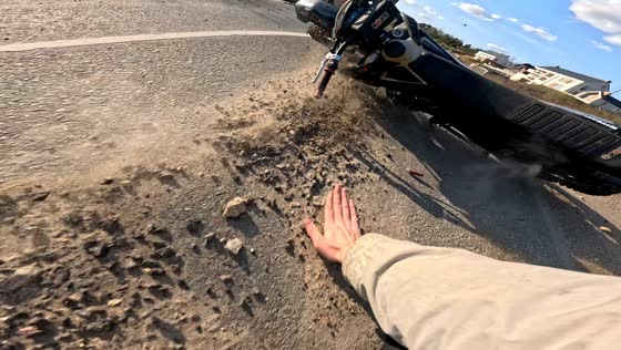 Young rider falls during wheelie in Moscow, Russia