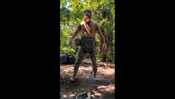 Ukrainian soldiers lighten the mood: behind-the-scenes humor in Bakhmut