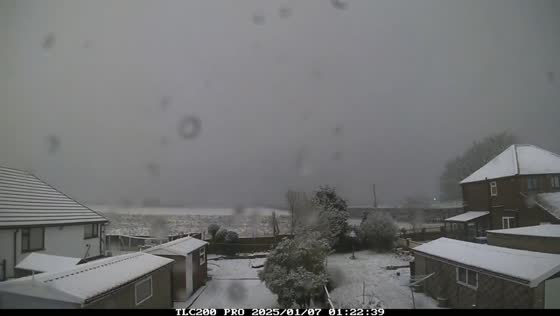 Timelapse of overnight snowfall in Irlam, England, UK