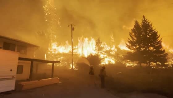 Firefighters battle wildfire on Gold Ranch Rd, Nevada