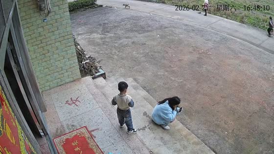 Boy’s mischievous act goes unnoticed in Hunan, China