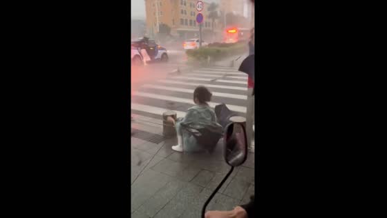Guangdong storm: powerful winds knock down pedestrians