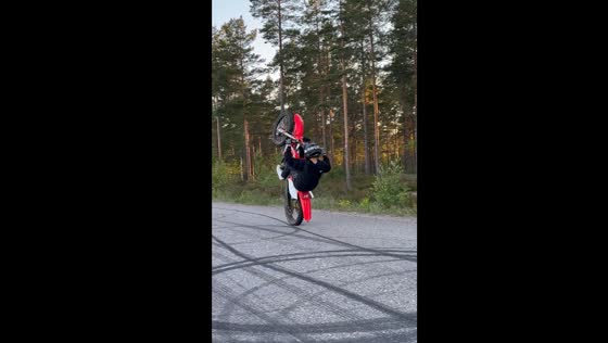 Mastering the wheelie: impressive motorbike skills in Helsinki
