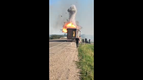 Explosion of drone-filled truck captured in Amursk, Russia