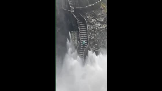 Boy narrowly escapes strong waterfall surge in Baños de Agua Santa, Ecuador