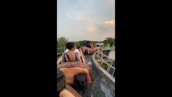 Tourists stranded: log jam ride incident at Santa Rosa Amusement Park