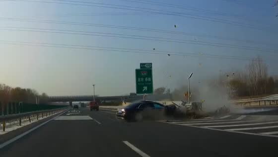 Car collides with barrier on highway in Hebei Province