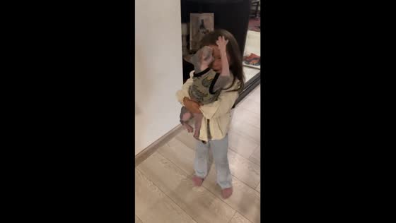 Cat's surprise 'attack' on daughter in Makhachkala