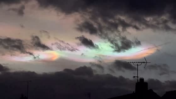 Captivating nacreous clouds over Herne Bay, Kent: a phenomenal weather display