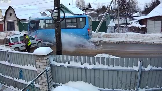 Multiple-vehicle collision in Tver region leaves two injured