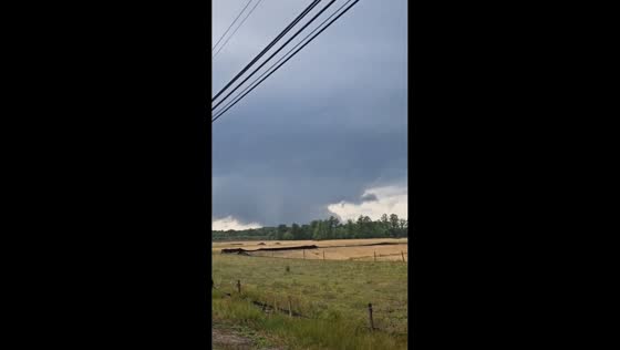 Dramatic wall cloud forms over Jackson during severe thunderstorms in Jackson, USA