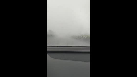 Sudden downpour on highway in Heilongjiang, China