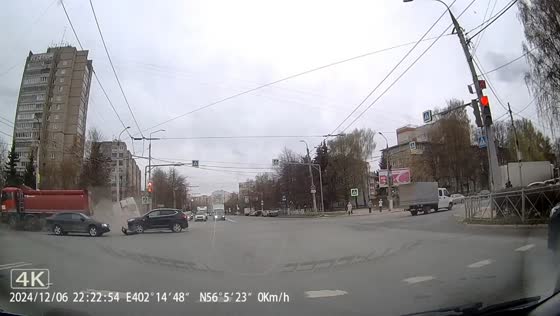 Truck collides with ambulance at intersection in Vladimir, Russia