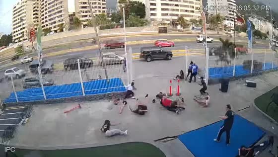 Powerful earthquake sends people fleeing building in La Guaira, Venezuela