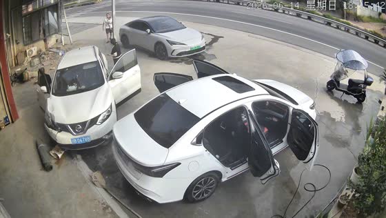 Car crashes into roadside house in Sichuan, China
