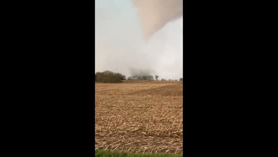 Massive tornado grows larger over Rockton, Illinois, USA