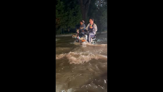 Torrential rain triggers severe urban flooding in Changzhi, China