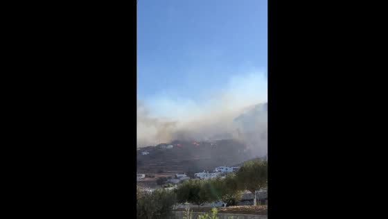 Wildfires ravage Serifos, Greece: homes and warehouses destroyed