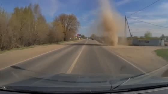 Dust devil caught on camera in Moscow region