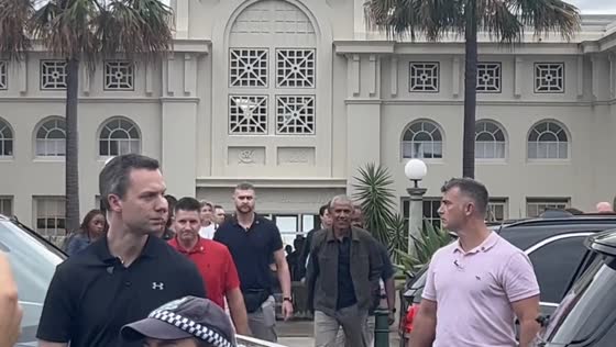 Former US President Barack Obama's First Day in Sydney: Dines at Bathers Pavilion with Michelle Obama and US Ambassador