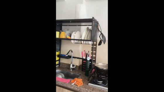 Strong earthquake shakes apartment building in Armenia, Colombia