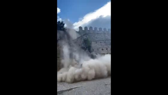 Old castle wall collapses in Escalona, Toledo, Spain