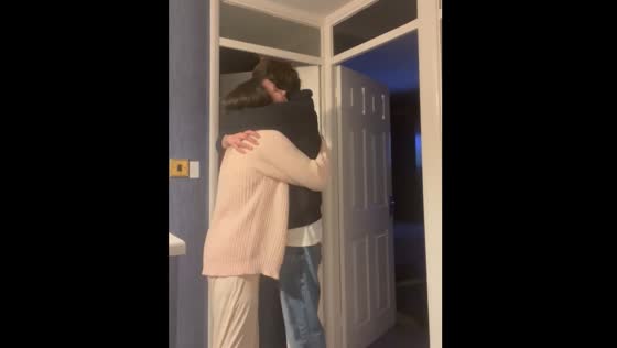 Sibling reunites after 8 months in hospital