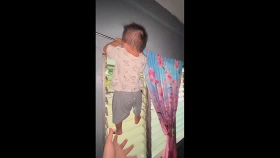 Toddler climbs window in Santa Maria, Pangasinan
