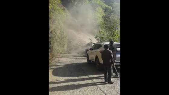 Landslide blocks mountain road to Linxi River after heavy rain in Hunan, China
