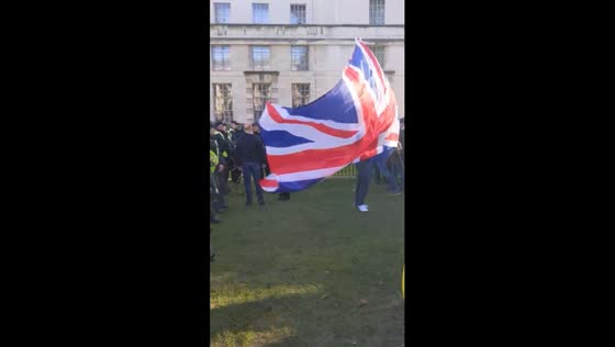 Far-right clashes with police near Cenotaph as nationalist chants erupt: 'you're not British anymore'