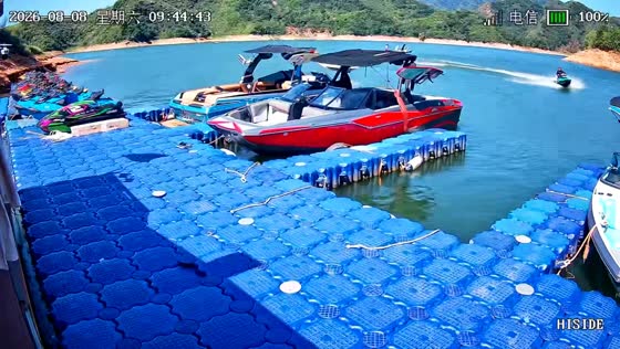 Man falls into the water after jet ski flips over at a dock in Hebei, China