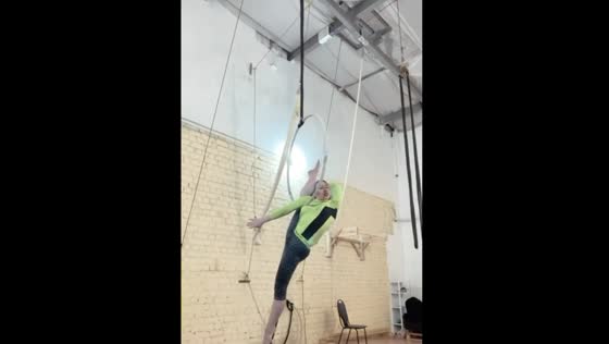 Hilarious Gym Mishap: Gymnast Loses Pants Mid-Jump
