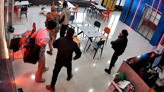 Man gets startled by ghost actor in Gansu, China