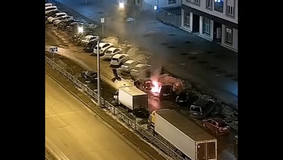 Brave rescue: girl saved from burning car in Yekaterinburg 